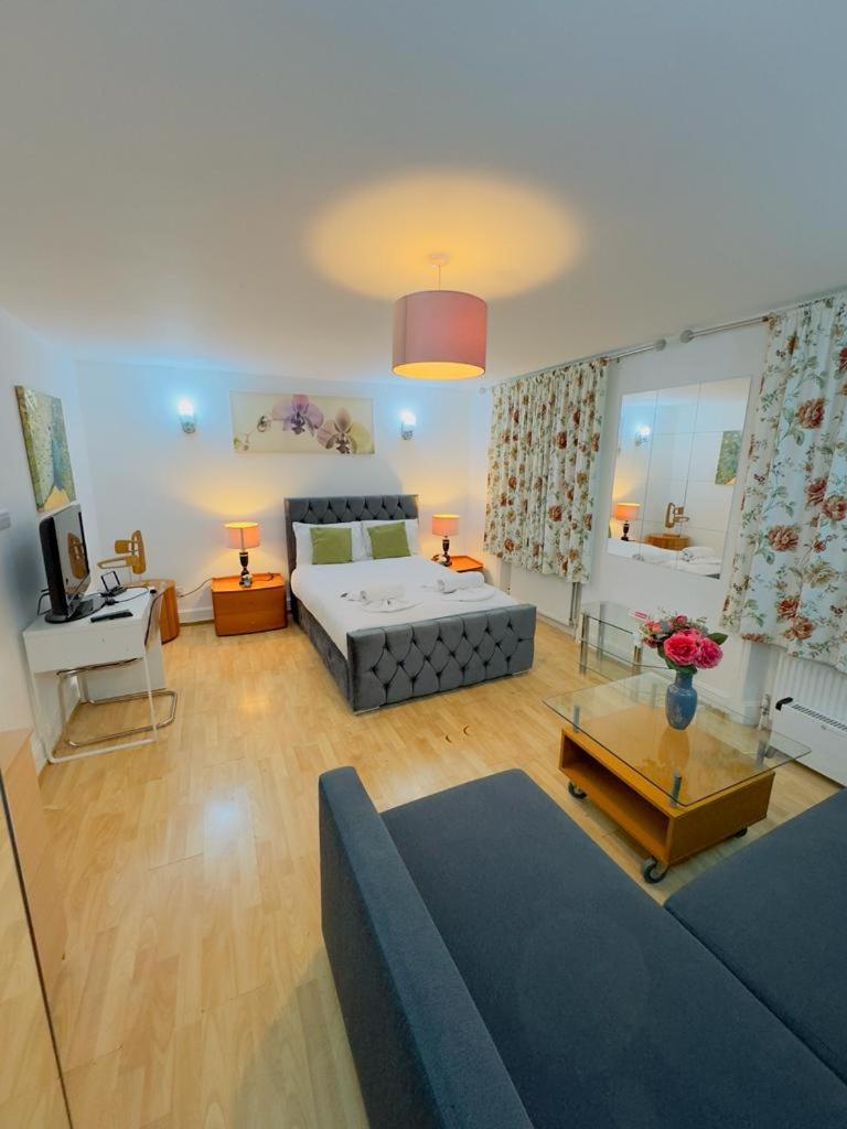 Bright Budget Studio Apartment In Central London Exterior photo